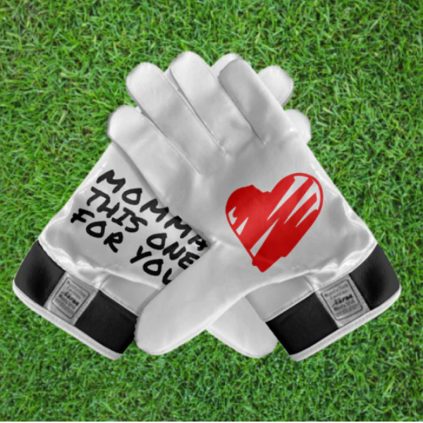 Victory Football Gloves - MOMMA
